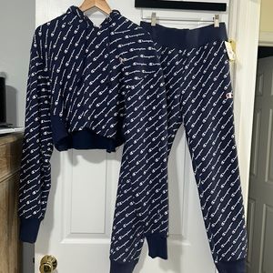 Champion Women’s Sweatsuit Set!